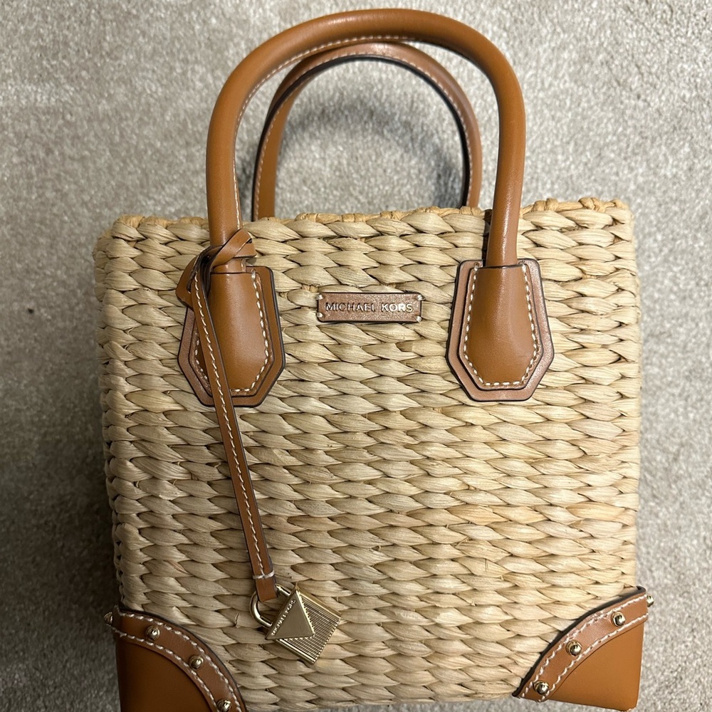 🌴 Michael Kors Malibu Straw Tote Bag – Chic & Perfect for Summer! ☀️